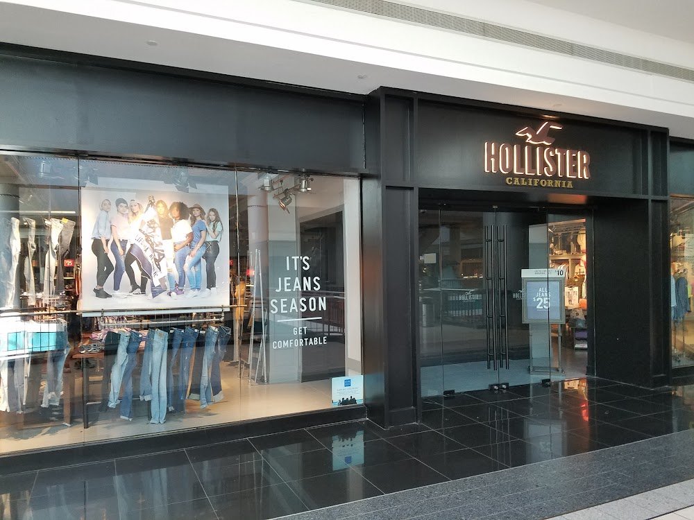 Hollister jeans, tees, hoodies — youth-focused style Syracuse NY