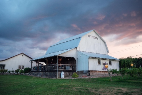 Izzo's White Barn Winery small batch Cayuga NY