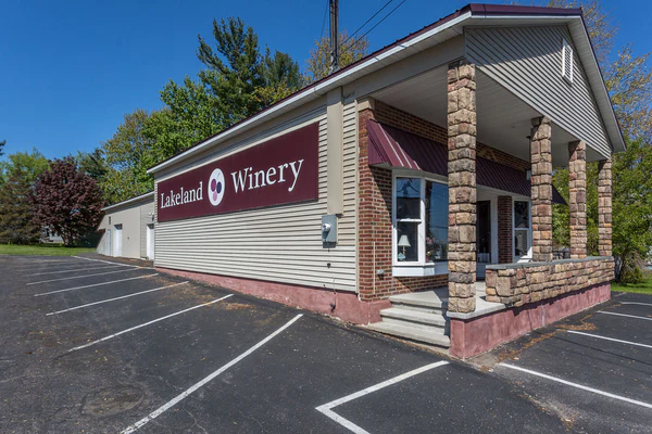 Lakeland Winery tasting classes Syracuse NY