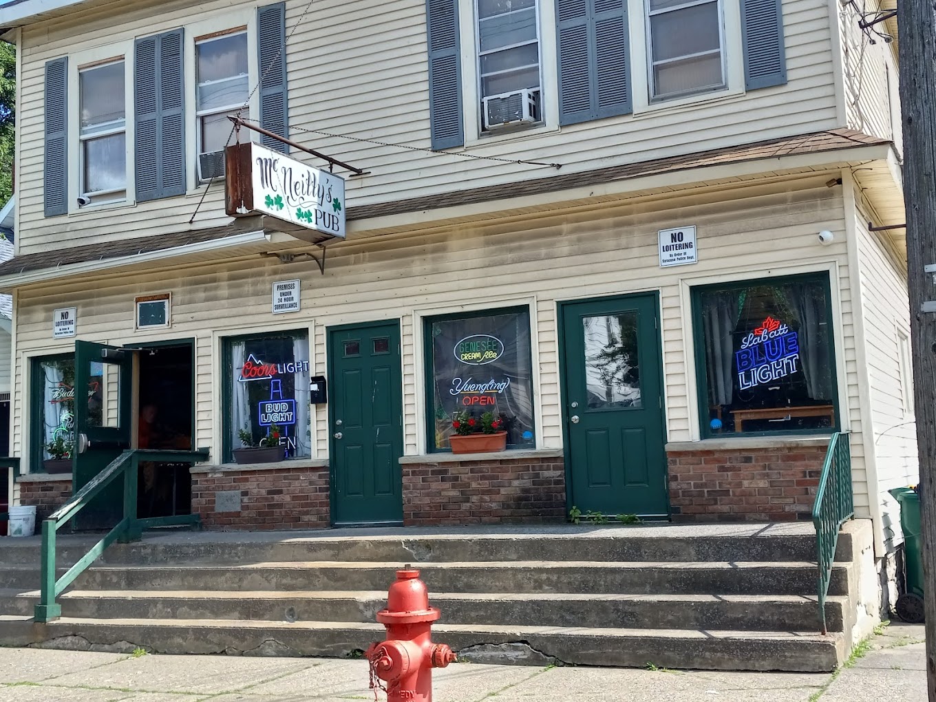 Mcneillys Pub bar and restaurant Syracuse NY