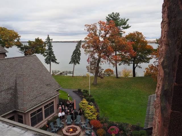 Seneca Lake 35 wineries east vs west map