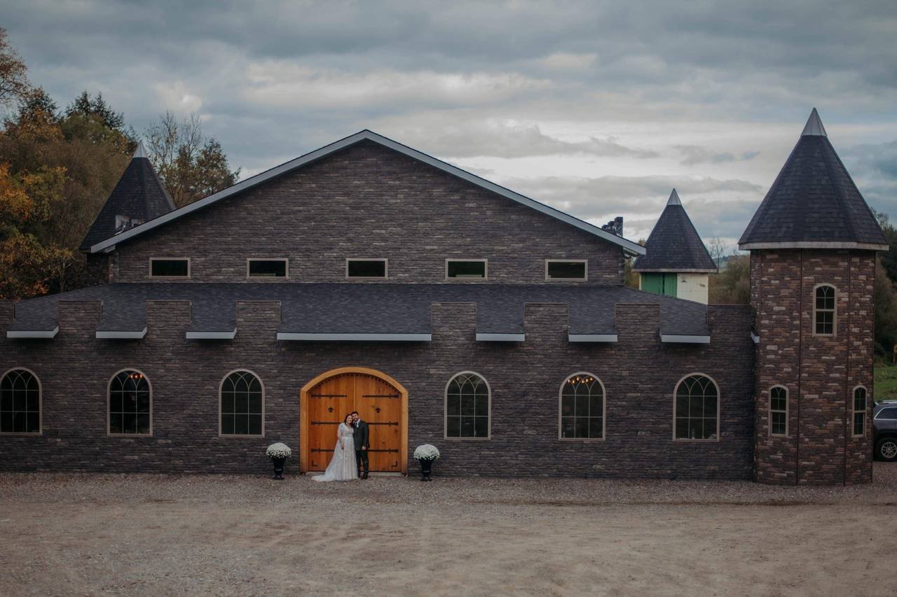 Stoney Creek Castle Earlville NY near Hamilton whimsical wedding venue